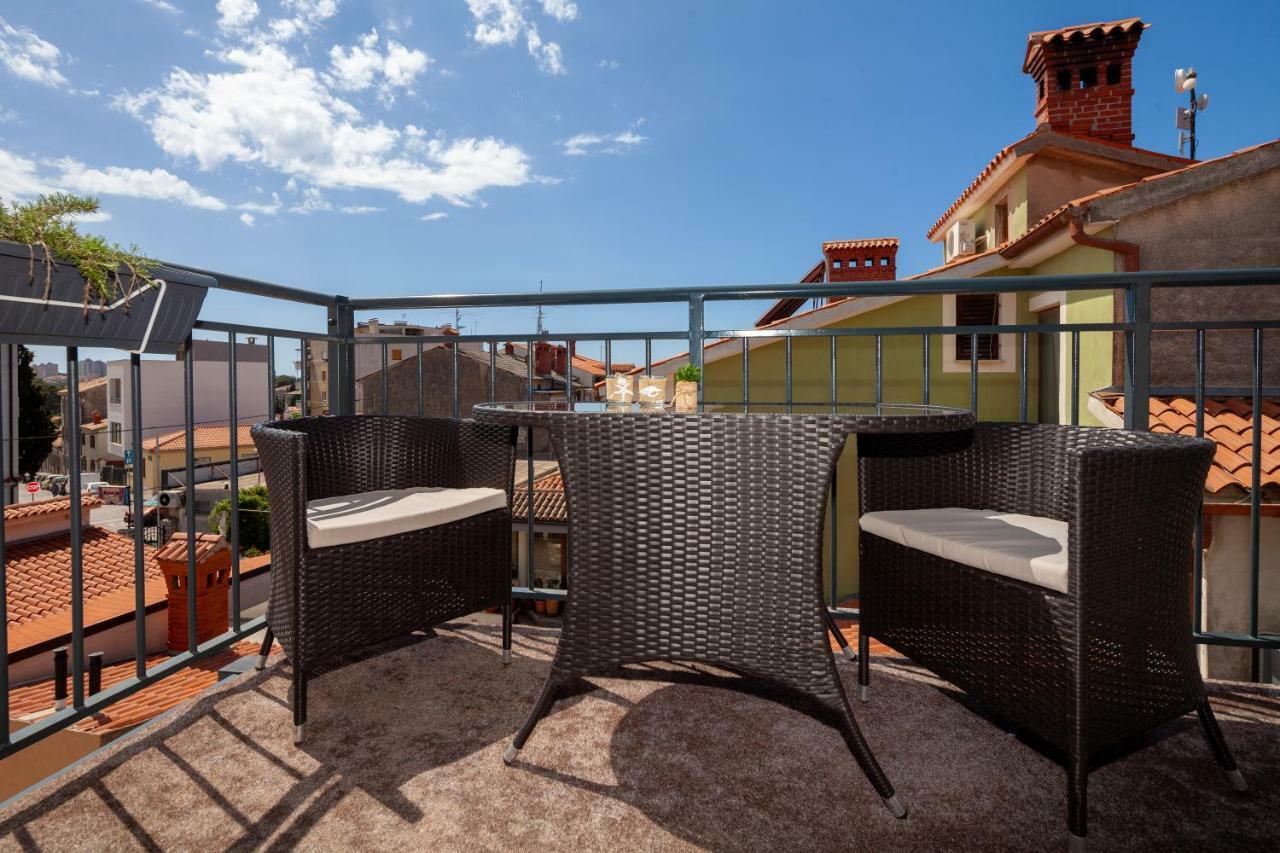 Luxury Apartment With Private Rooftop Terrace พูลา ภายนอก รูปภาพ