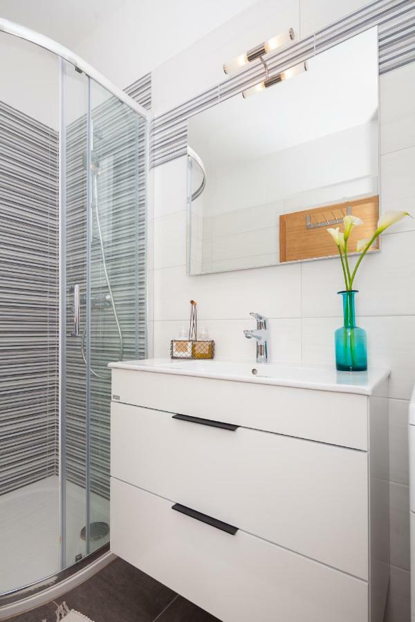 Luxury Apartment With Private Rooftop Terrace พูลา ภายนอก รูปภาพ