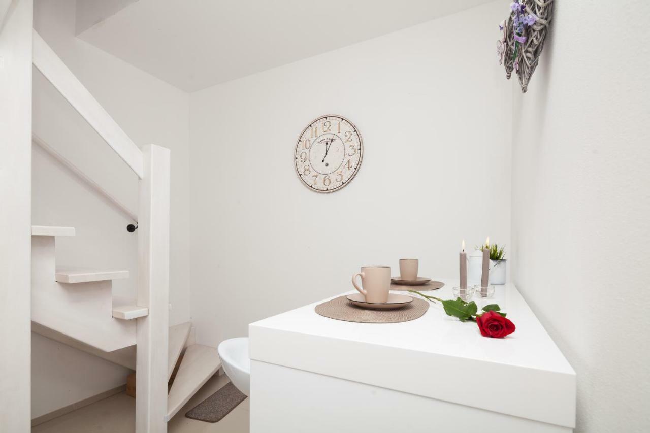 Luxury Apartment With Private Rooftop Terrace พูลา ภายนอก รูปภาพ