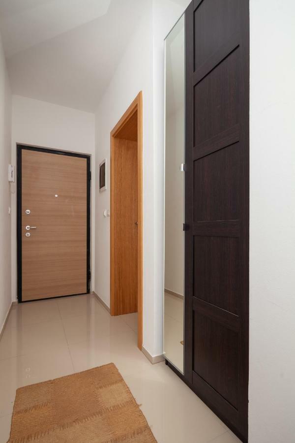 Luxury Apartment With Private Rooftop Terrace พูลา ภายนอก รูปภาพ